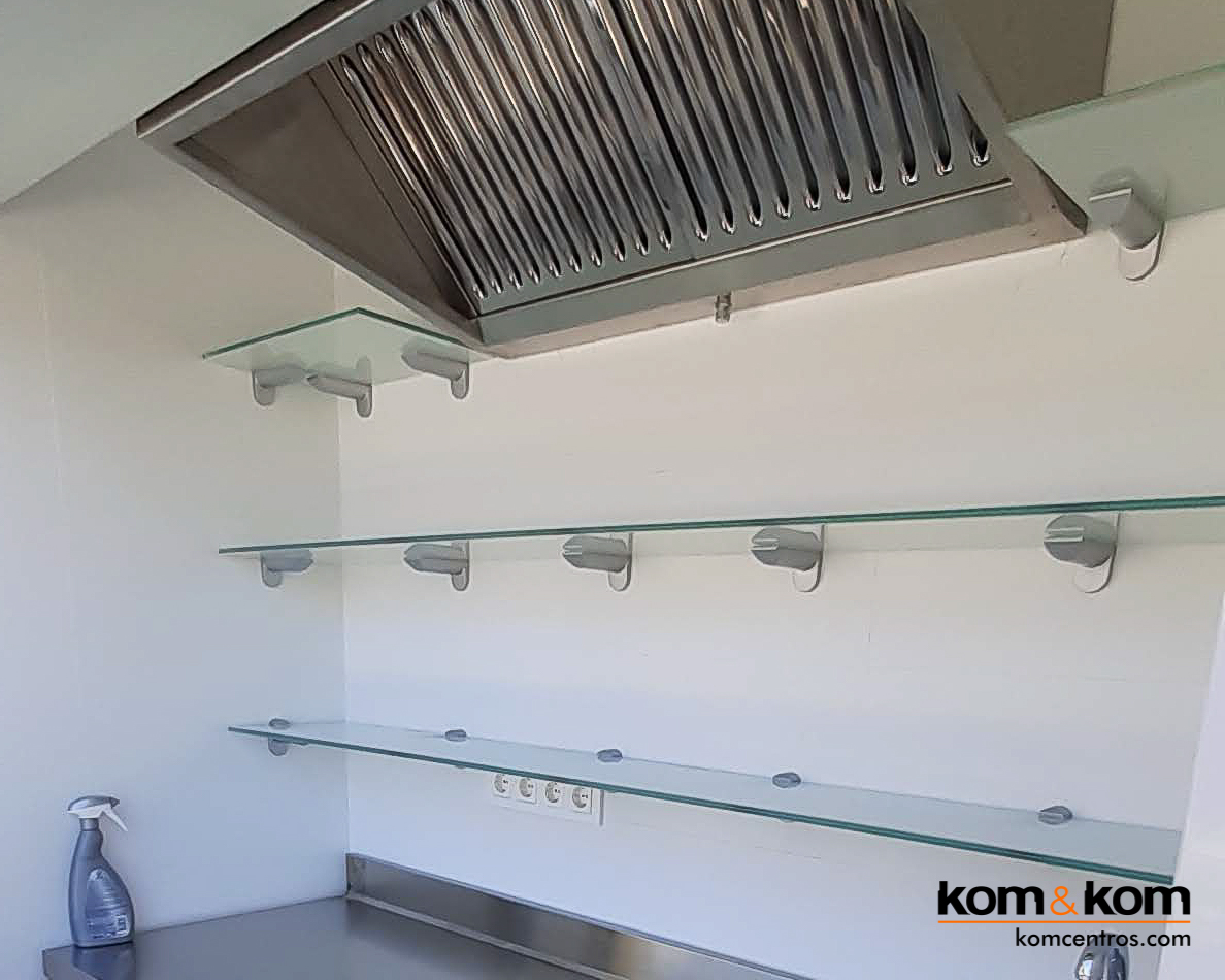 Highbar: Terraza Chill Out en la Azotea del hotel Odissey Room en el centro de Alicante. Proyecto Integral de Kom&Kom